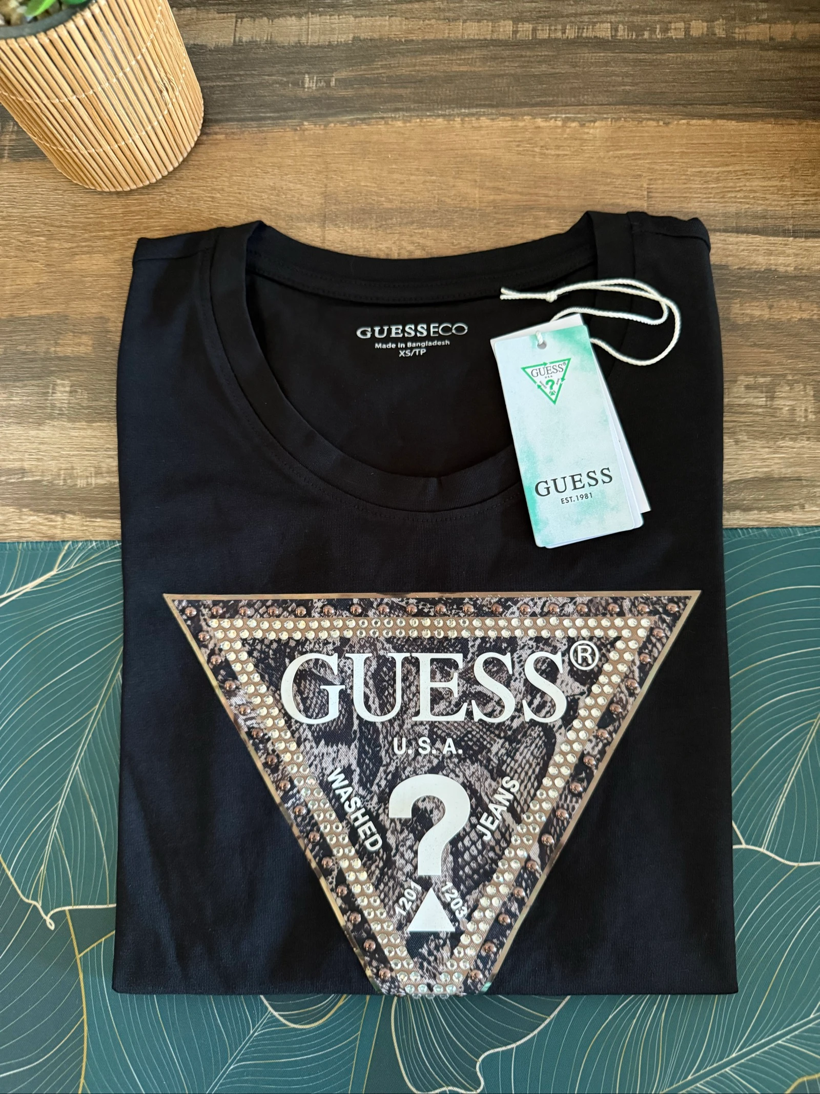 Guess women's XS new t-shirt with tags – Black – Rhinestone logo – Original packaging – photo 3